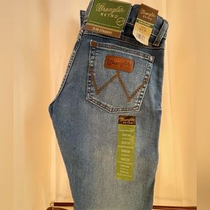 NWT- Wrangler Retro Slim Straight Stretch Jeans- Size 30x36